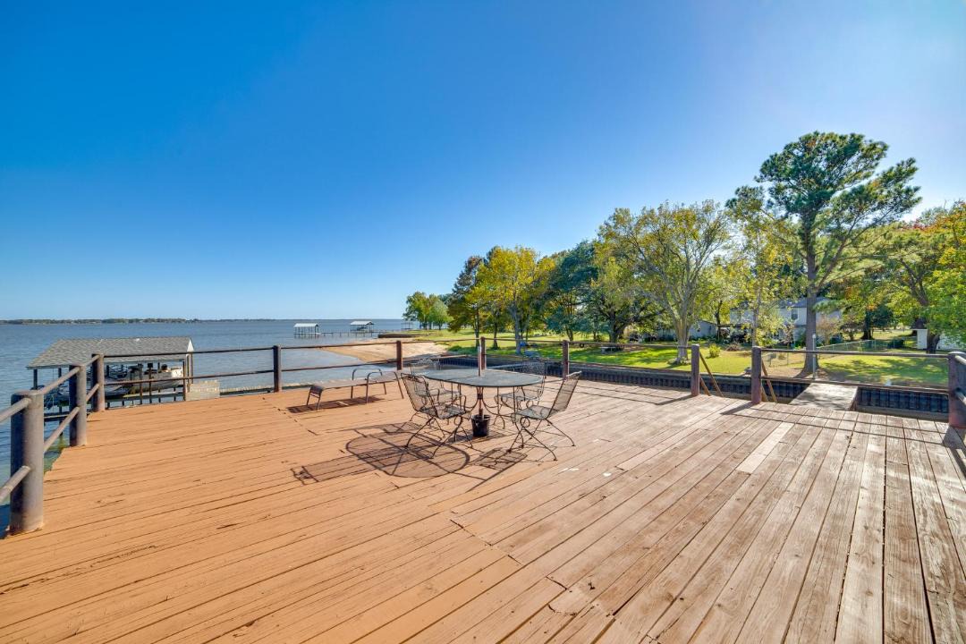 Photo of Patio Balcony in Cedar Creek Reservoir