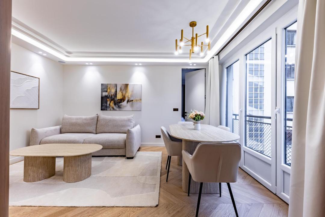 Photo of Others in Neuilly-sur-Seine