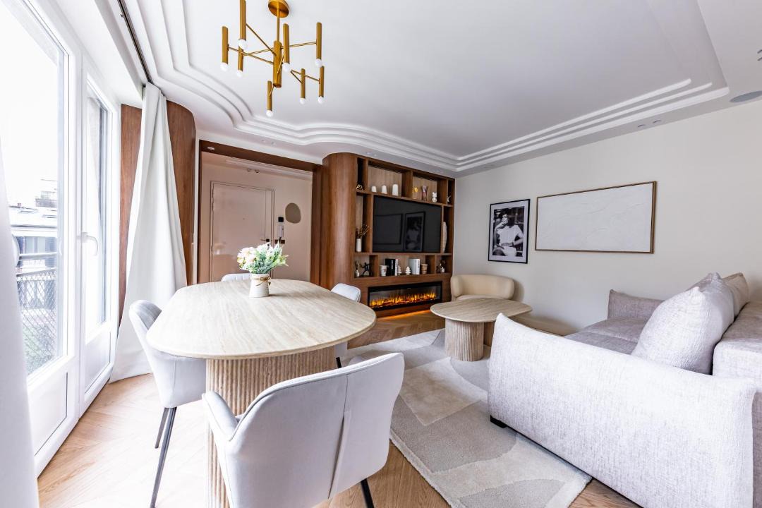 Photo of Others in Neuilly-sur-Seine