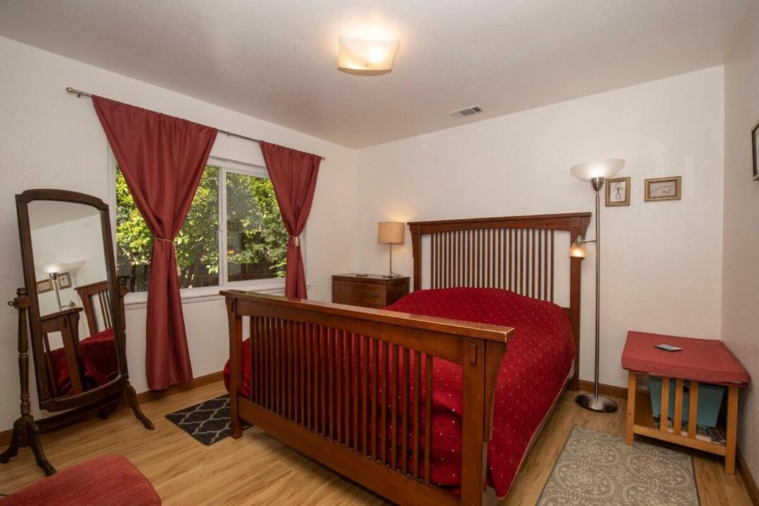 Photo of Bedroom in Occidental