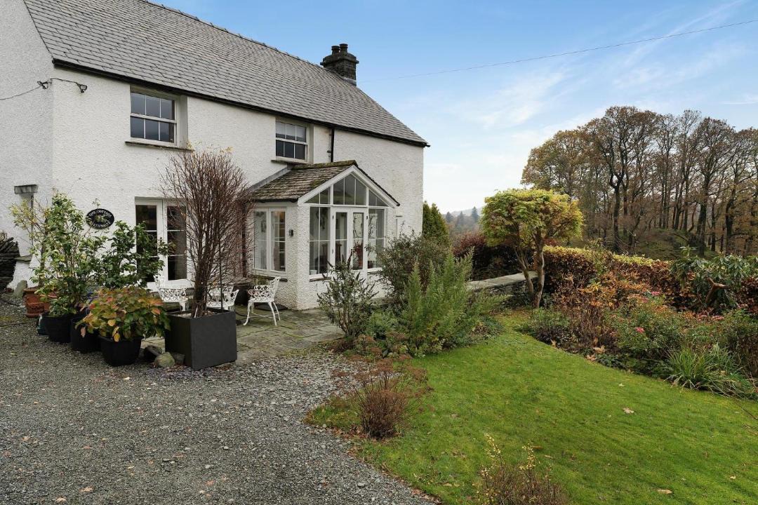 Photo of Others in Chapel Stile