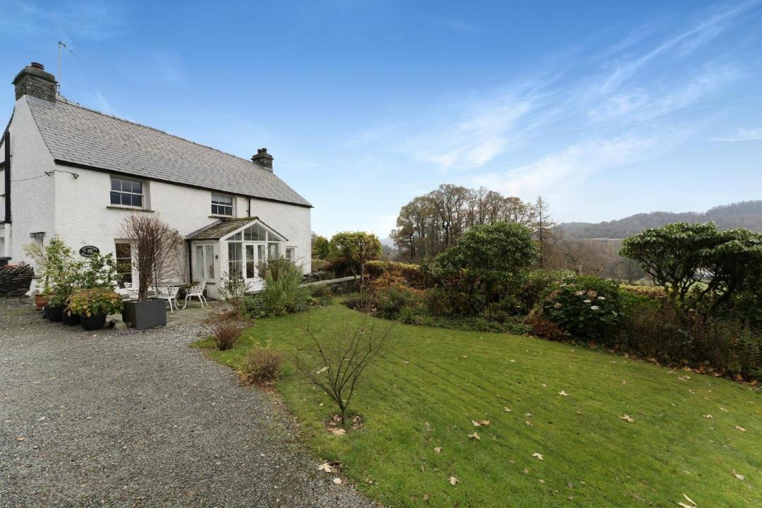 Photo of Others in Chapel Stile