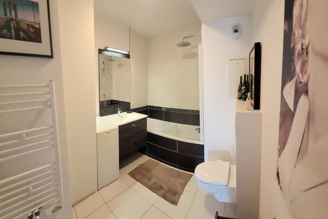 Photo of Bathroom in Saint-Gratien