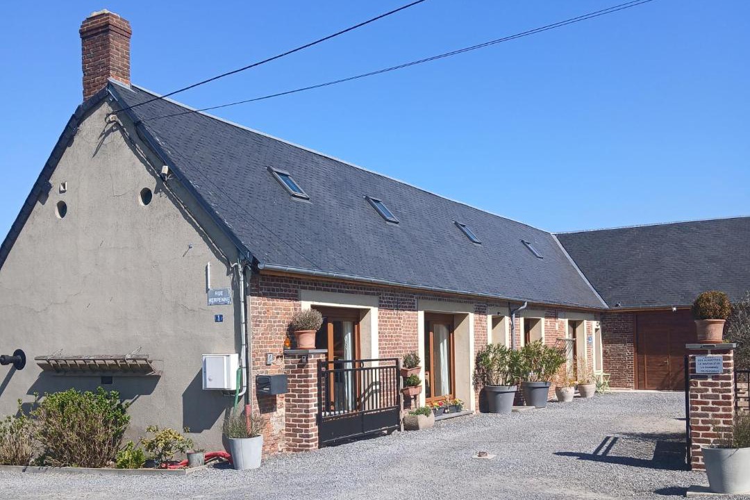 Photo of Others in Leschelle