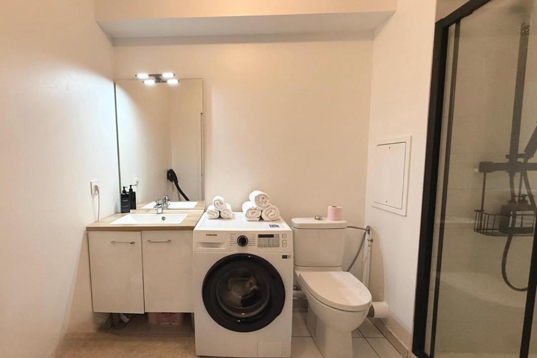 Photo of Bathroom in Universite