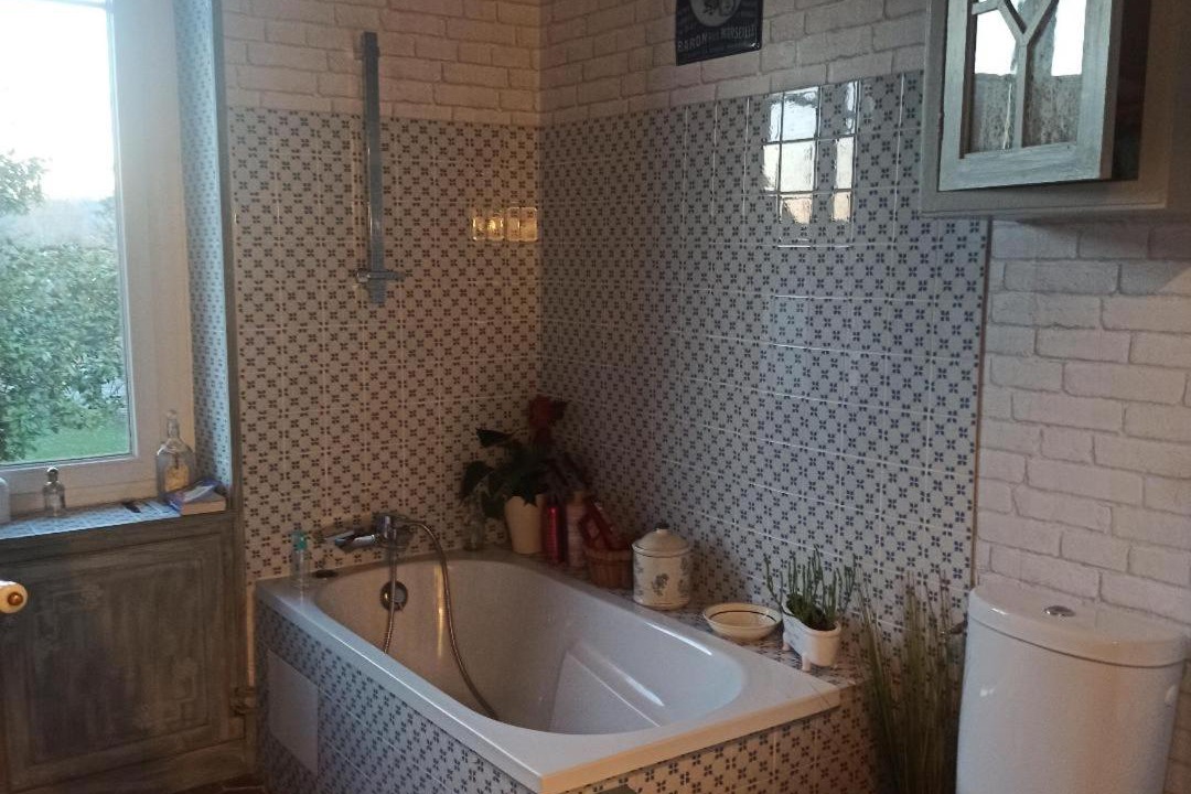 Photo of Bathroom in Bueil