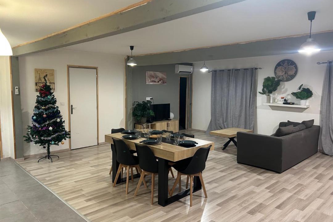 Photo of Others in Diges