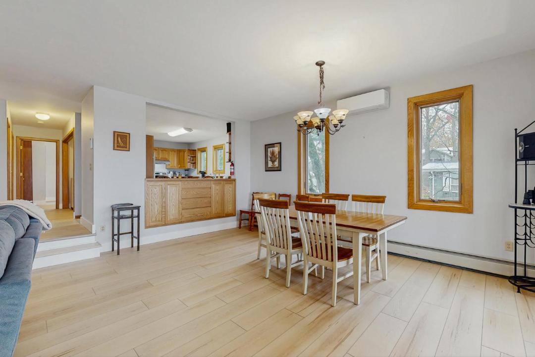 Photo of Others in Malletts Bay