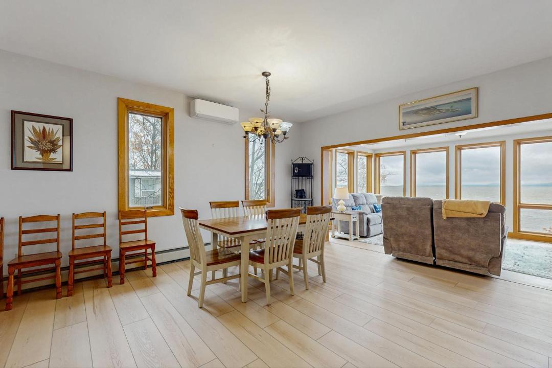 Photo of Others in Malletts Bay