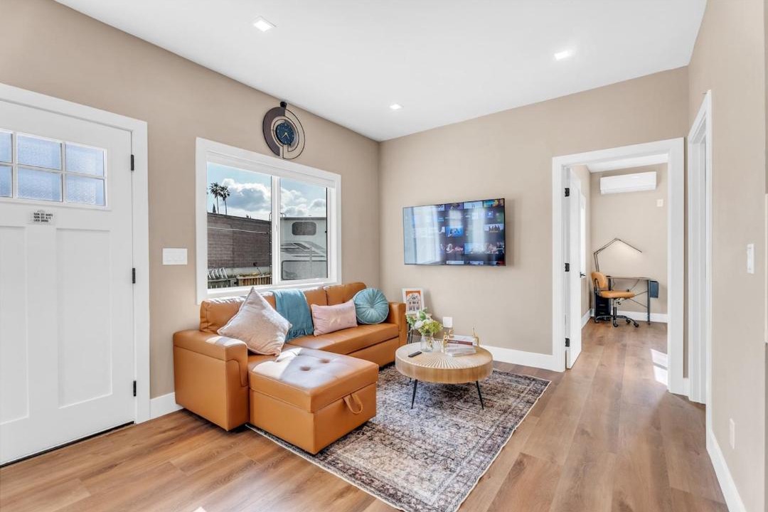 Photo of Others in Anderson East