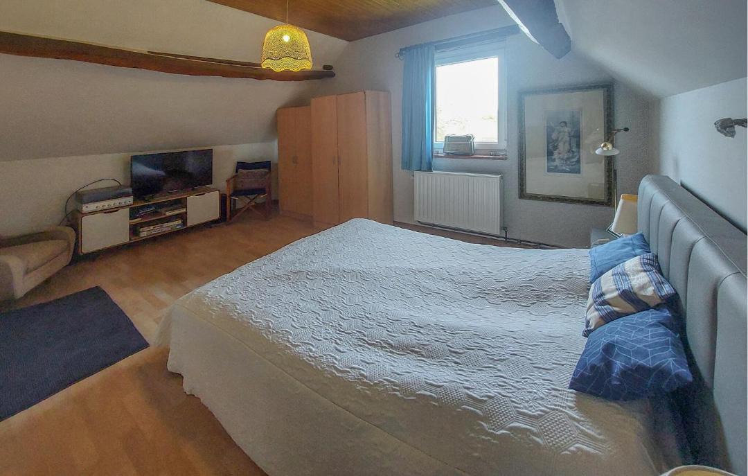 Photo of Bedroom in La Neuville-aux-Joutes