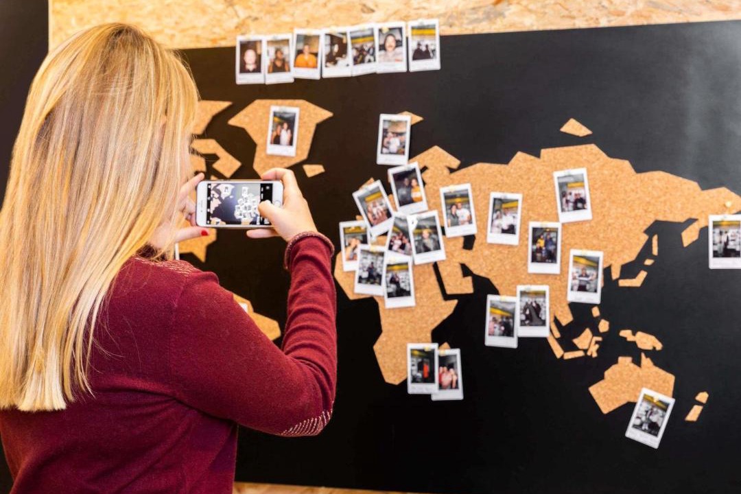 Photo of Human In Picture in Vanves