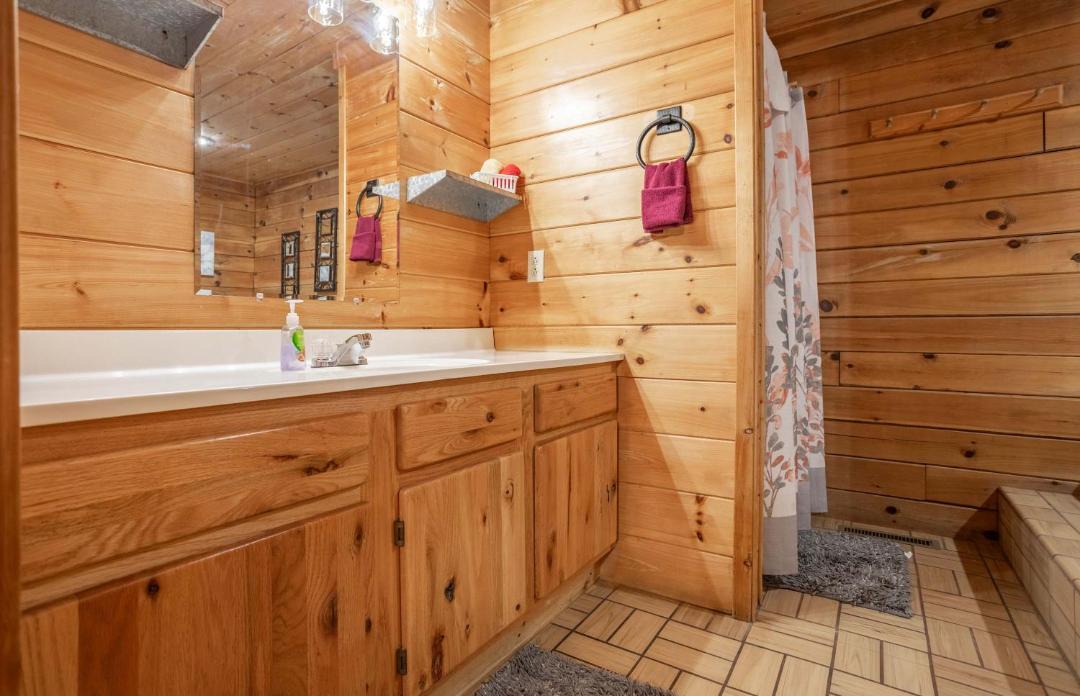 Photo of Bathroom in Shell Knob
