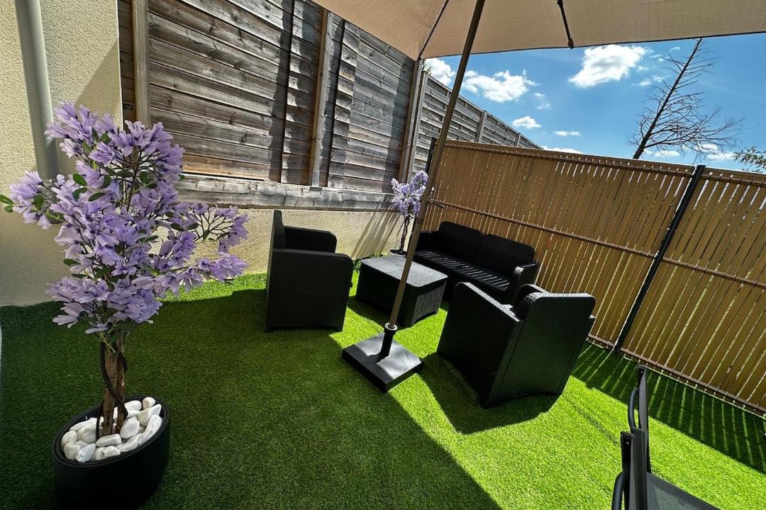 Photo of Others in Guerard