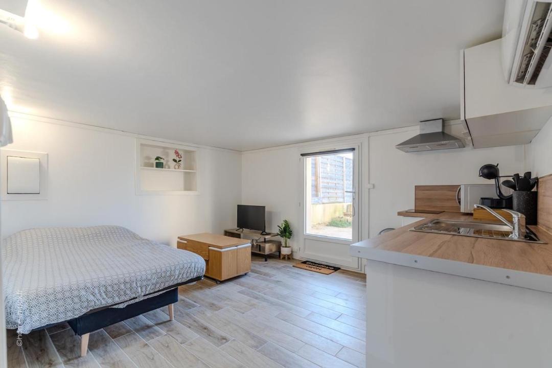 Photo of Others in Guerard