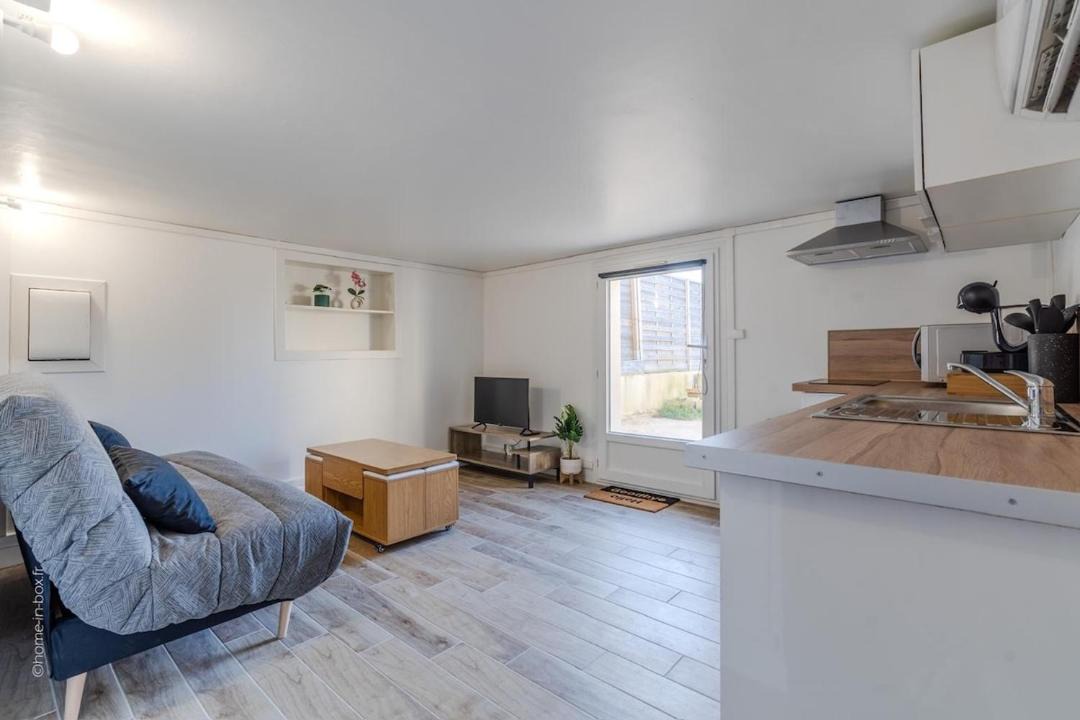 Photo of Others in Guerard