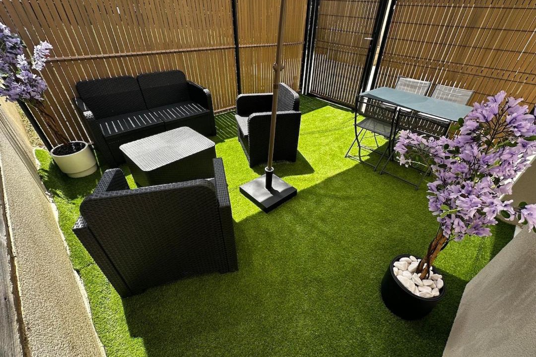 Photo of Others in Guerard