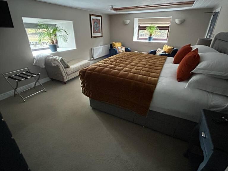 Photo of Others in Tuckenhay