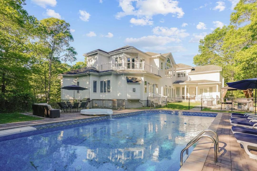 Photo of Others in Hampton Bays
