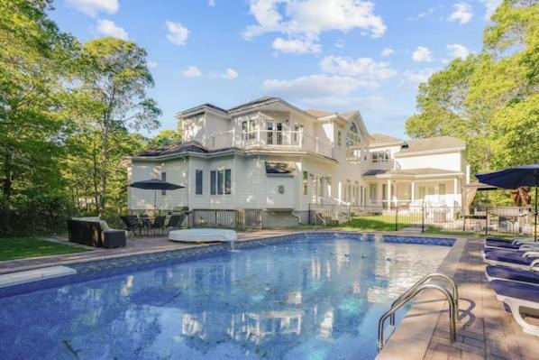Photo of Others in Hampton Bays