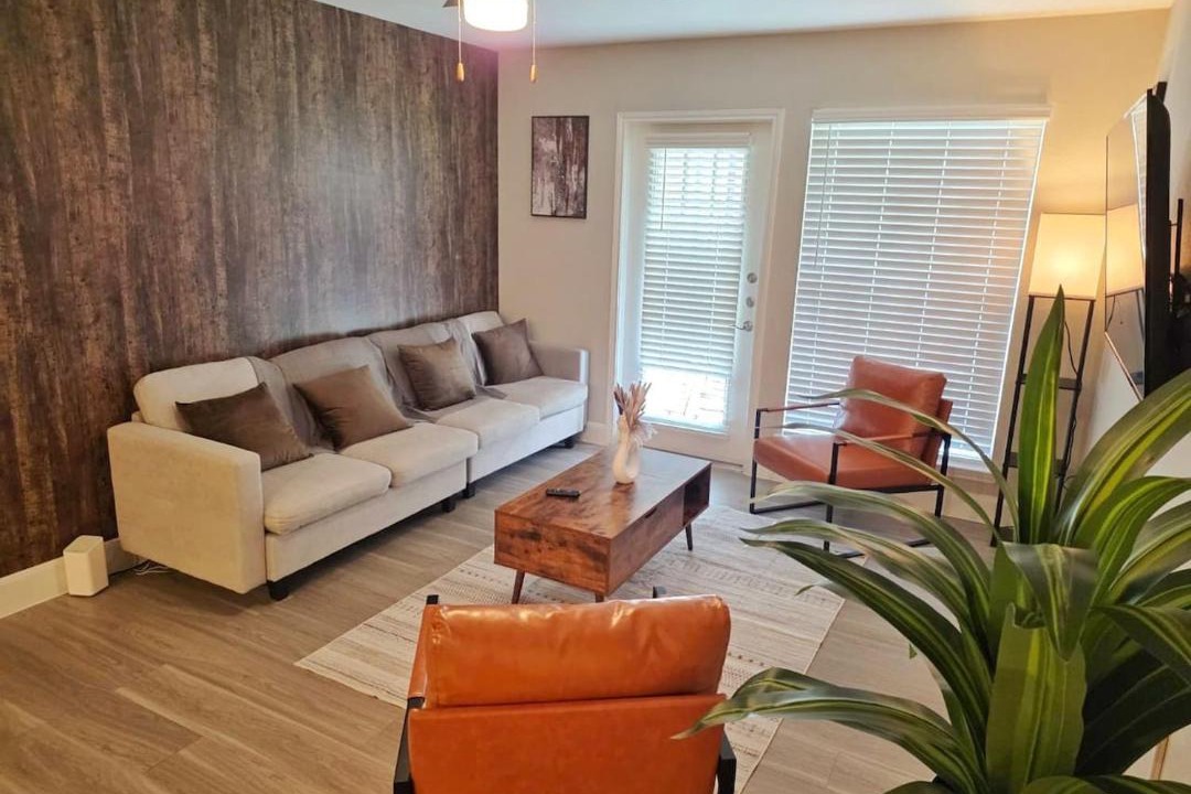 Photo of Livingroom in Astrodome