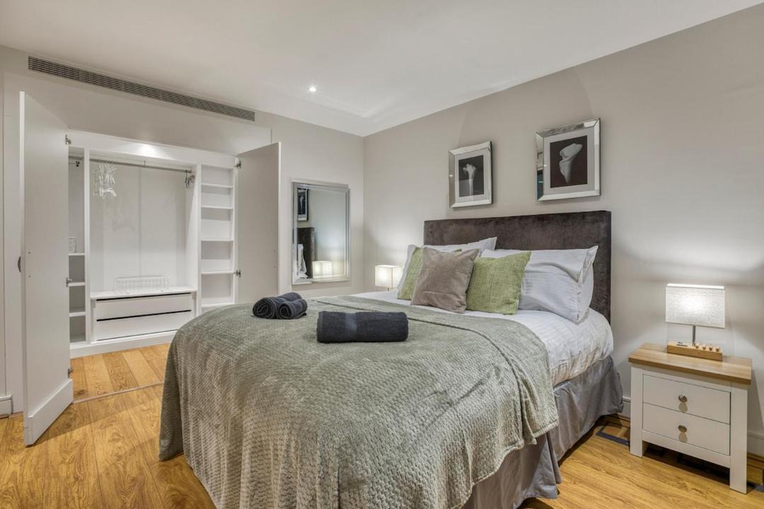 Photo of Bedroom in Vauxhall