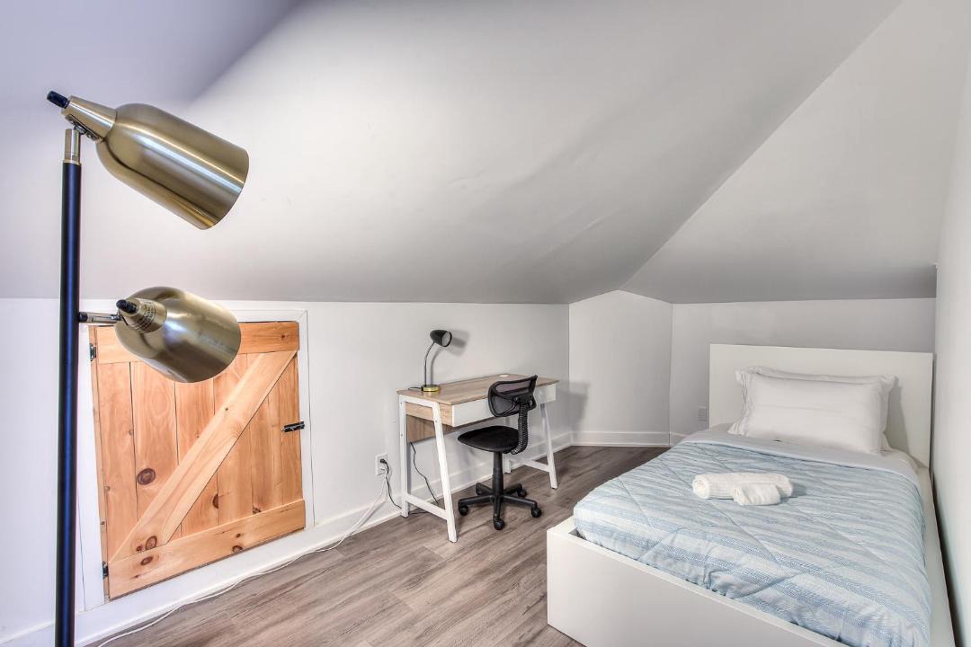 Photo of Bedroom in Longueuil