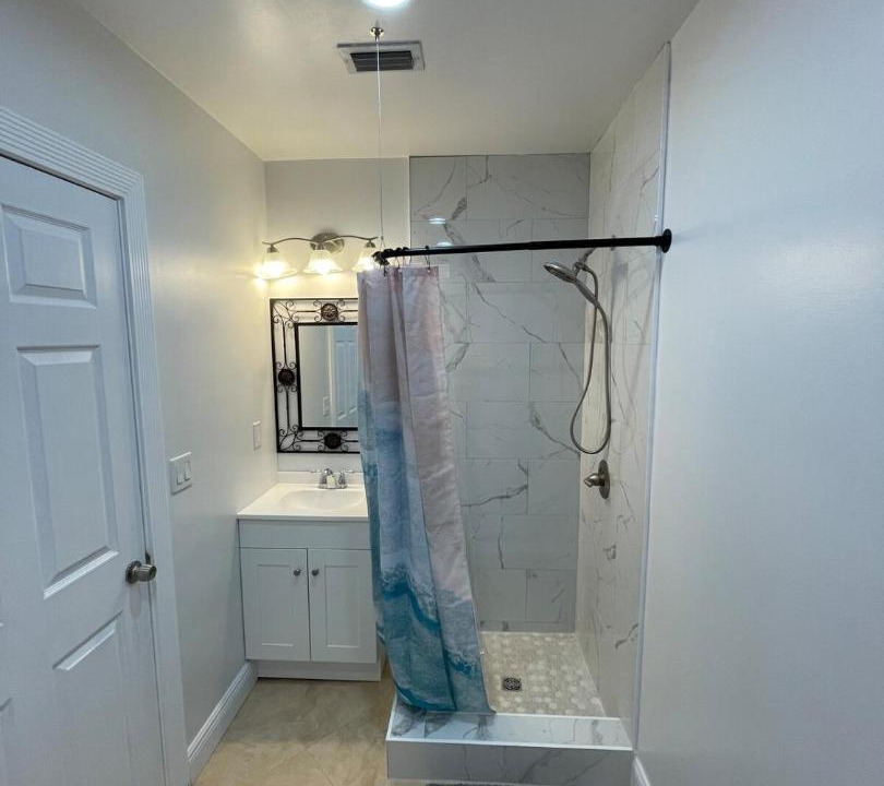 Photo of Bathroom in Country Club Park