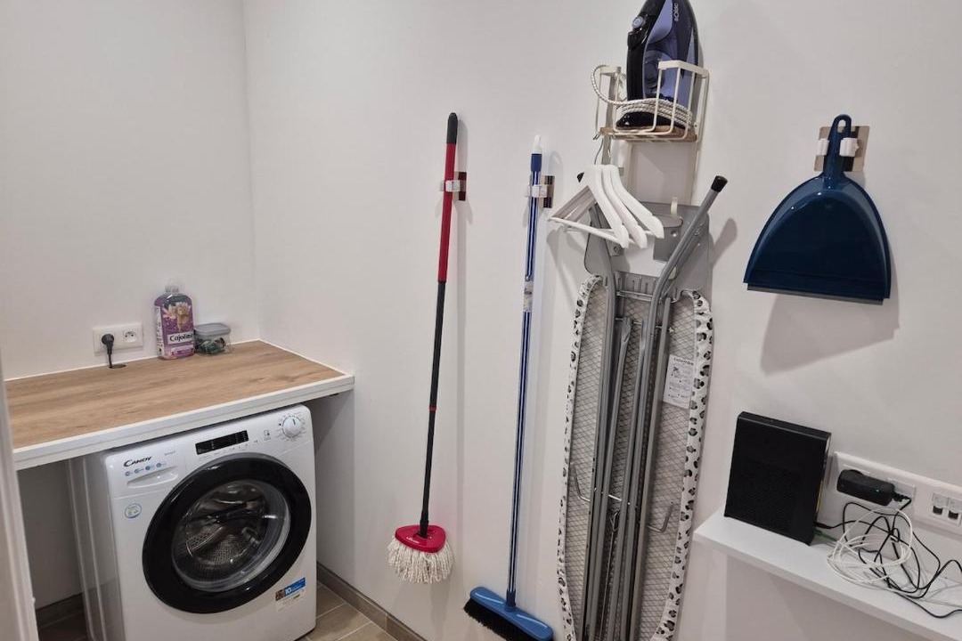 Photo of Others in Belleu