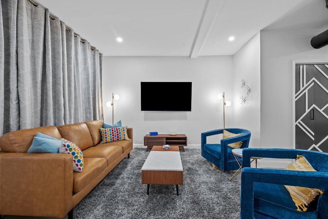 Photo of Livingroom in South Side Slopes