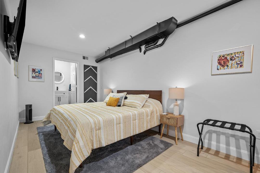 Photo of Bedroom in South Side Slopes
