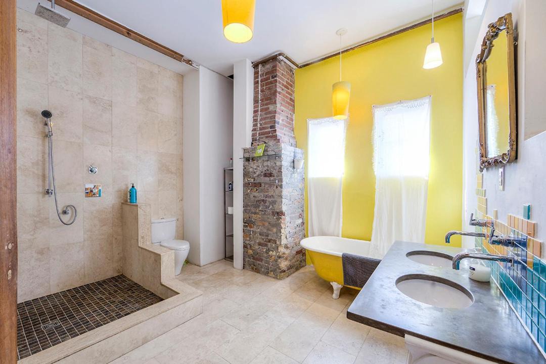 Photo of Bathroom in Little Portugal