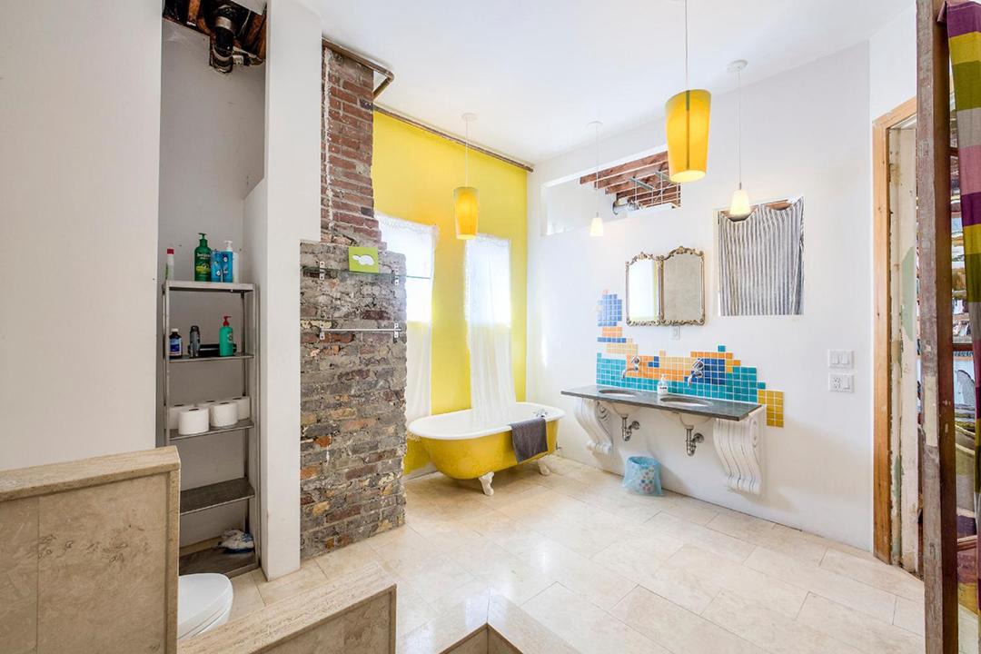 Photo of Bathroom in Little Portugal
