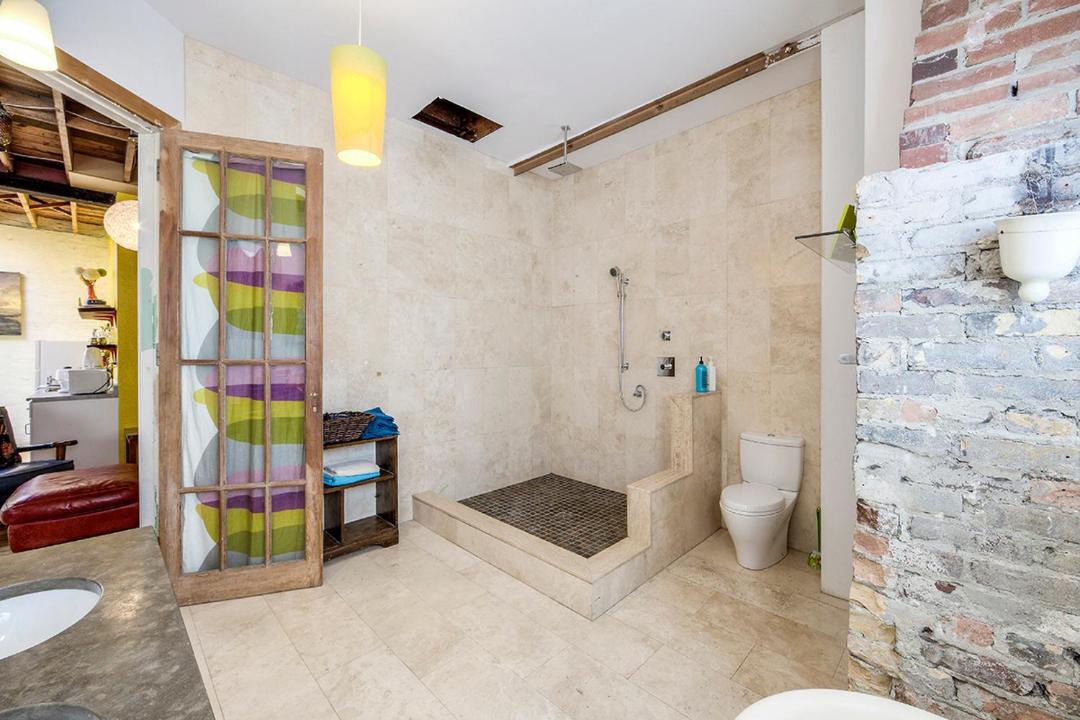Photo of Bathroom in Little Portugal