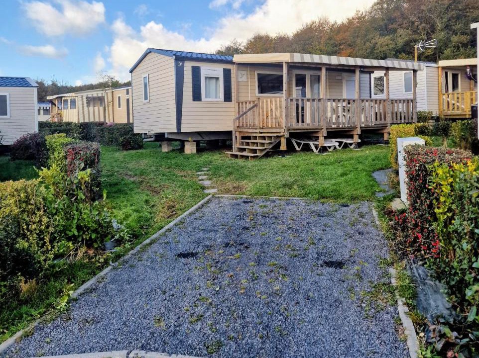 Photo of Others in Litteau