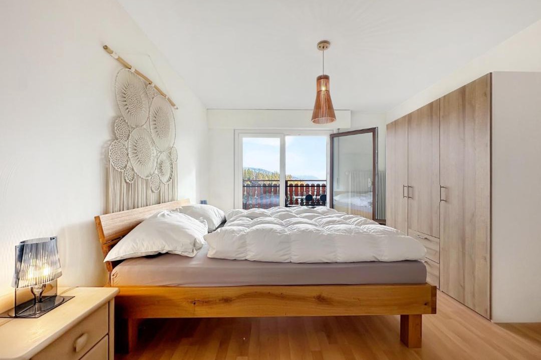 Photo of Bedroom in Lens