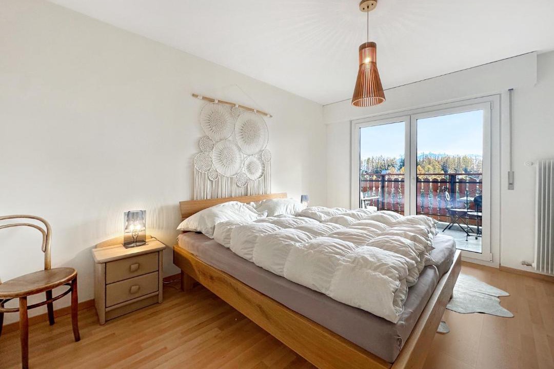 Photo of Bedroom in Lens