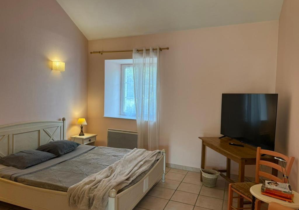 Photo of Bedroom in Dirac