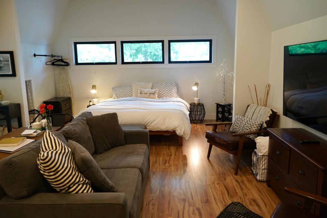 Photo of Bedroom in West Hills