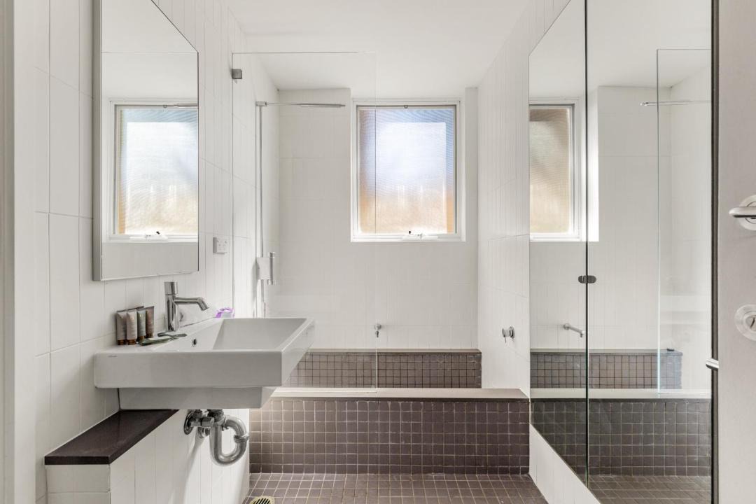 Photo of Others in McMahons Point