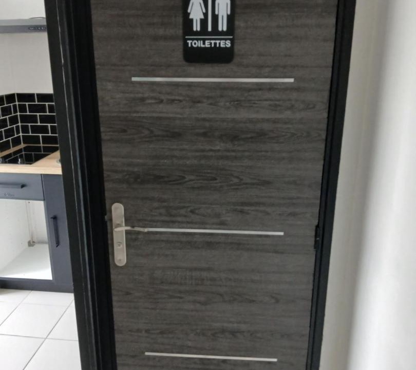 Photo of Bathroom in Yvre-l'Eveque