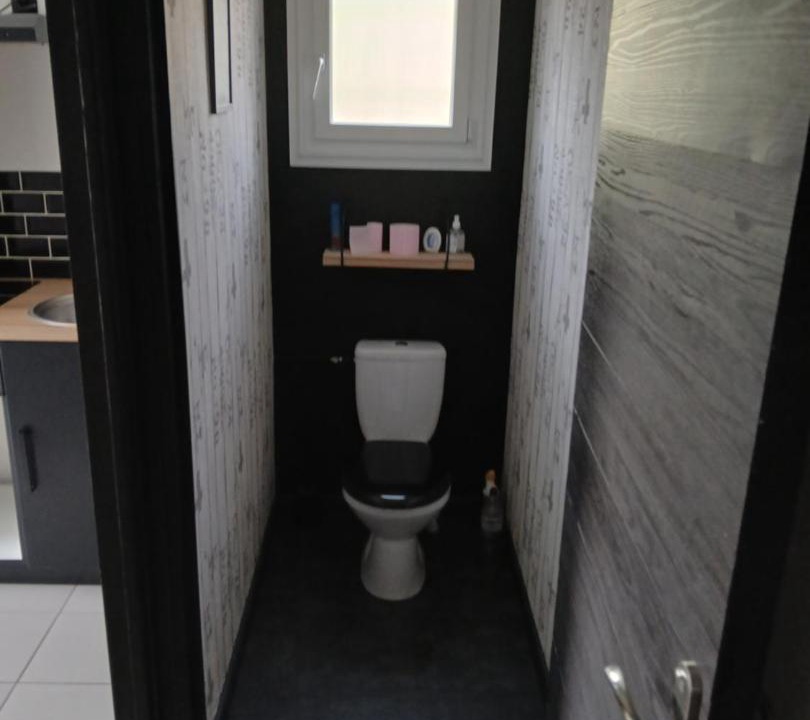 Photo of Bathroom in Yvre-l'Eveque
