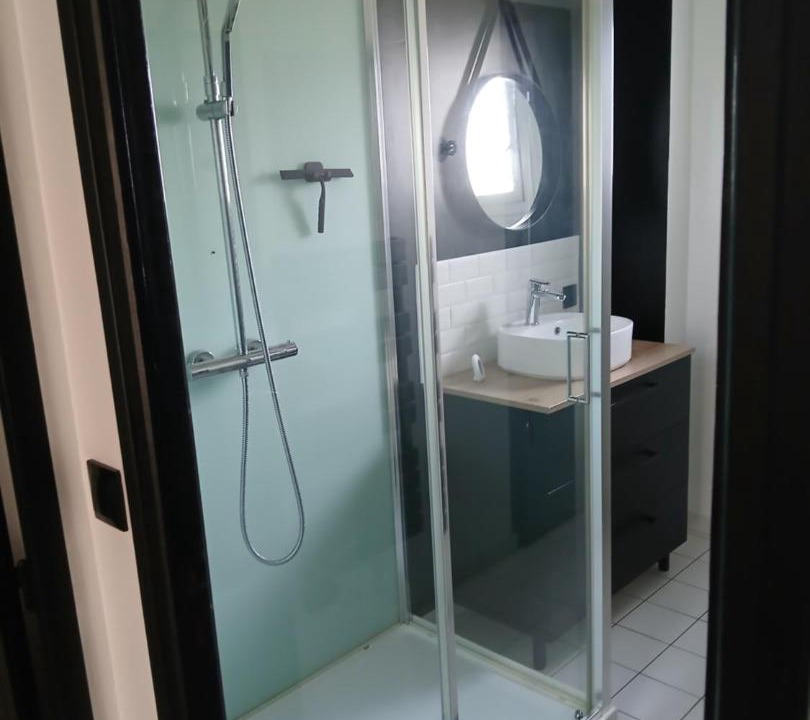 Photo of Bathroom in Yvre-l'Eveque