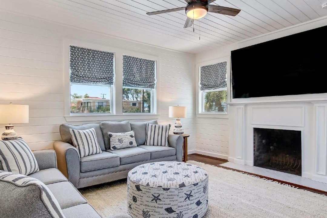 Photo of Livingroom in Savannah Beach