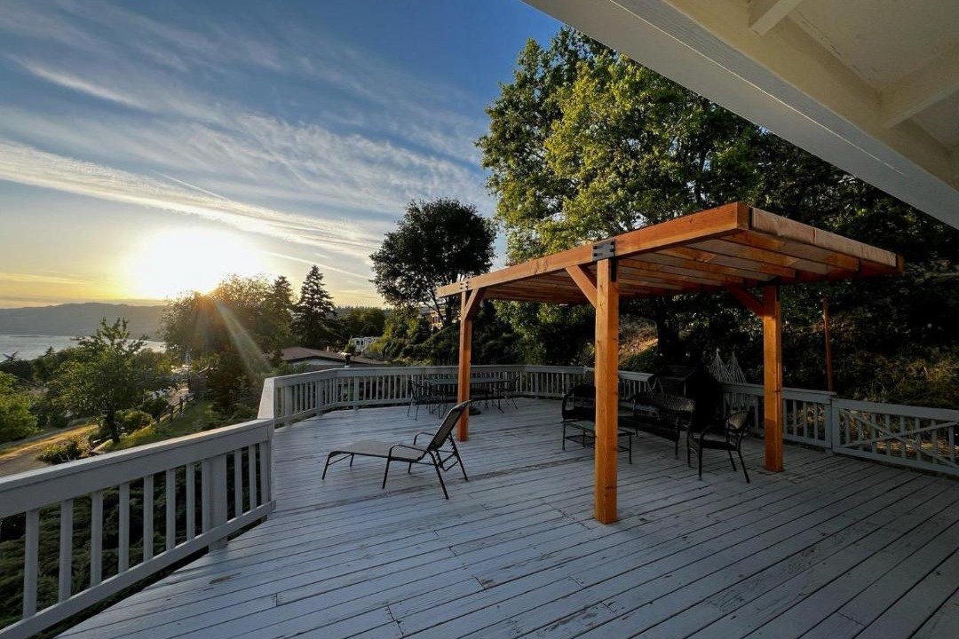 Photo of Others in Lyle