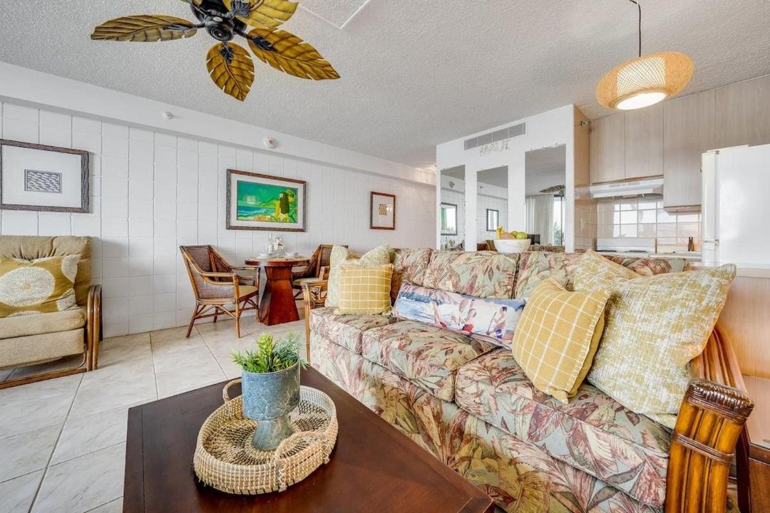 Photo of Others in Kahana