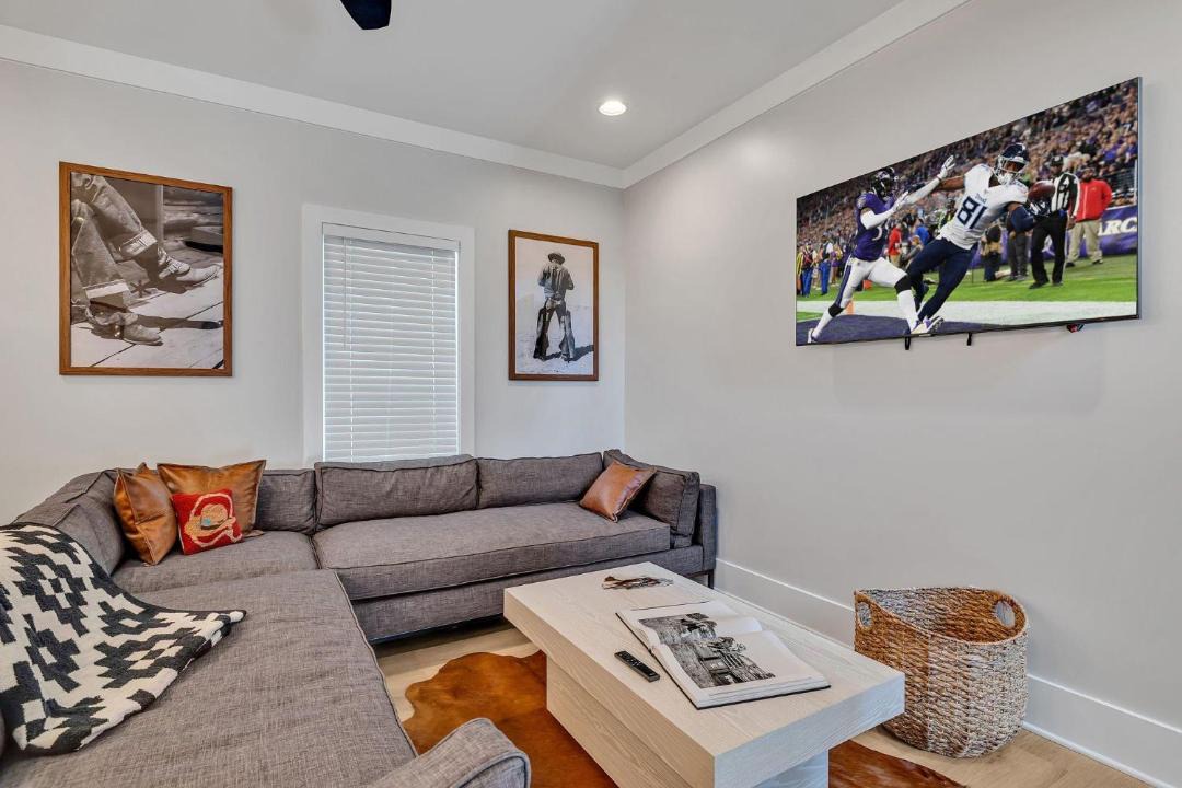 Photo of Livingroom in Berry Hill