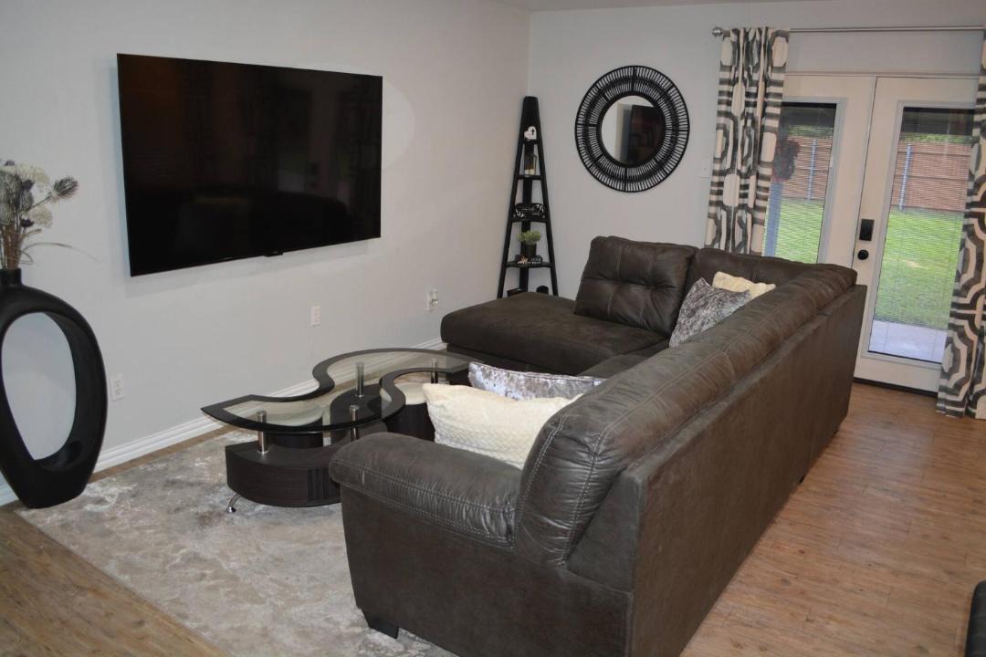 Photo of Livingroom in Forest Hill