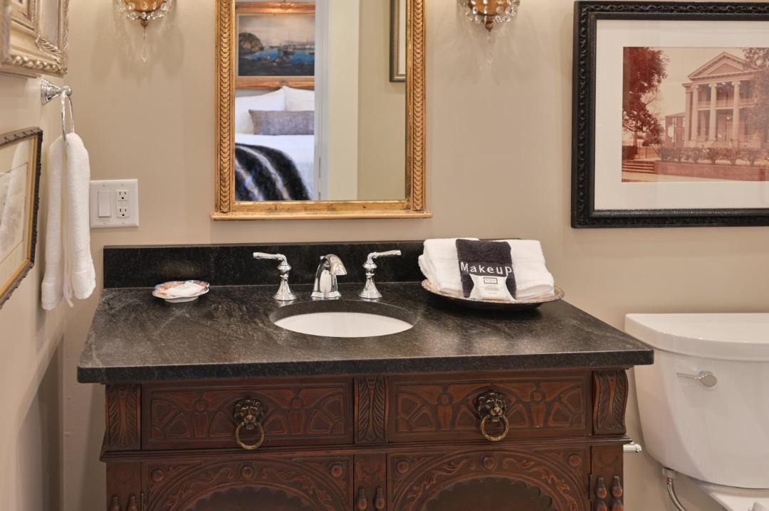 Photo of Bathroom in Natchez