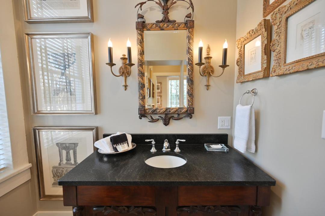 Photo of Bathroom in Natchez